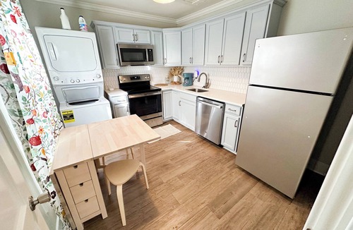 Caddo Heights-South Highlands Apartment | Cozy Studio Apartment with Full Kitchen