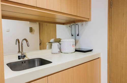 Cikokol Apartment | Cozy Studio Apartment at Tree Park City