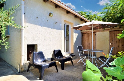 Pouzilhac Apartment | Cozy studio apartment with spacious terrace and private swimming pool