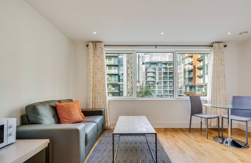 Canary Wharf Apartment | Cozy Studio Apartment in Indescon, Canary Wharf by MySquare