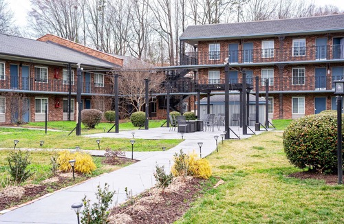 Sheffield Park Apartment | Cozy Studio Apartment with Free Wine in Lovely Charlotte