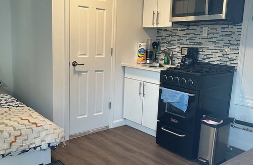 Queens Apartment | Cozy studio apt 30mins from Times square! in fabulous Queens