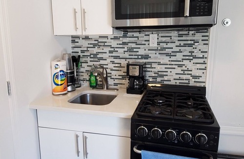 Queens Apartment | Cozy studio apt 30mins from Times square! in fabulous Queens