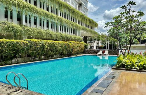 Ciputat Apartment | Cozy studio Apt Altiz Bintaro W Pool & Netflix