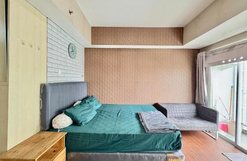 Ciputat Apartment | Cozy studio Apt Altiz Bintaro W Pool & Netflix
