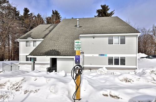 Killington Condo | Cozy Studio at Killington Center: Close to it all with pool, bus and discounted ski rentals. 441
