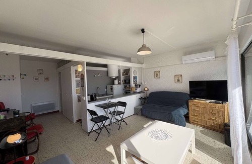 Port-la-Nouvelle Apartment | Cozy Studio by the Beach with Balcony & Parking - Pet Friendly