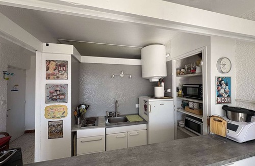 Port-la-Nouvelle Apartment | Cozy Studio by the Beach with Balcony & Parking - Pet Friendly