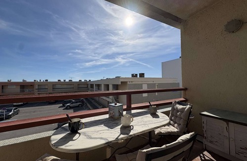 Port-la-Nouvelle Apartment | Cozy Studio by the Beach with Balcony & Parking - Pet Friendly