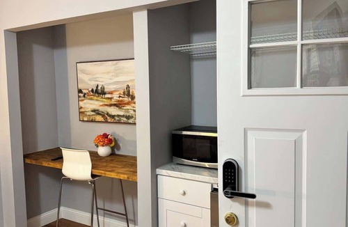 Uniondale House | Cozy Studio by Hofstra University