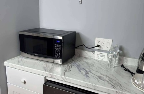 Uniondale House | Cozy Studio by Hofstra University