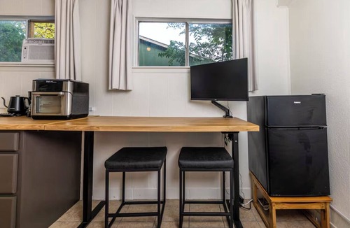 San Marcos Apartment | Cozy Studio - By Texas State - Kitchenette - Parking
