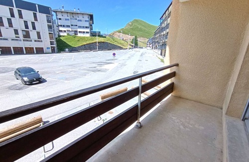 Pla d'Adet Apartment | Cozy Studio Cabine for 6 at Pla d'Adet - Balcony, Parking, Ski Locker
