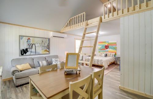 Higden Apartment | Cozy Studio Cabin ~ 1 Mi to Greers Ferry Lake!