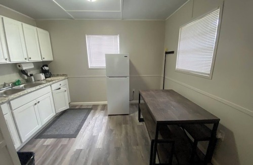 Votaw Apartment | Cozy studio cabin with fishing and pools in walking distance!