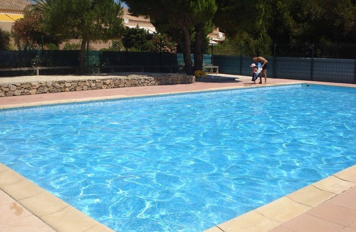 Foulquines House | Cozy Studio Cabin with Pool, Terrace, and Parking in Tranquil Narbonne Plage