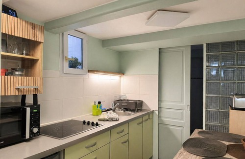 Honfleur Apartment | Cozy studio - center - Wifi - parking nearby - private courtyard