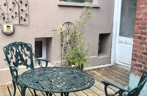 Honfleur Apartment | Cozy studio - center - Wifi - parking nearby - private courtyard