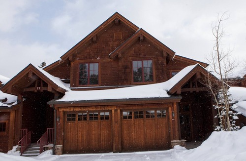 Christie Heights Condo | Cozy Studio Condo with Gas Fireplace