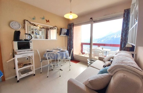 Pla d'Adet Apartment | Cozy studio for 4 in Saint-Lary-Soulan with equipped kitchenette