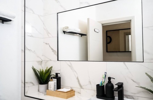 Sutton Central House | Cozy studio flat/family and pet friendly!