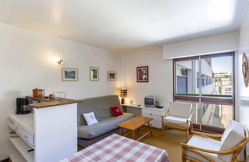 Eaux-Bonnes Apartment | Cozy Studio for 2-3 in Gourette with Mountain Views