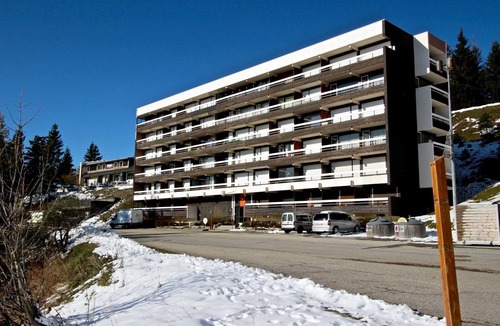 Chamrousse Apartment | Cozy studio for 3 near slopes and shops