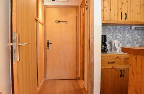 Meribel Apartment | Cozy Studio for 4 in Méribel – Ski Nearby, Fireplace, Modern Amenities