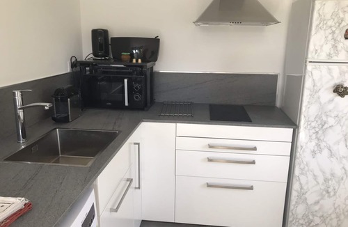 Sanary-sur-Mer Apartment | Cozy studio for 2 people in the garden