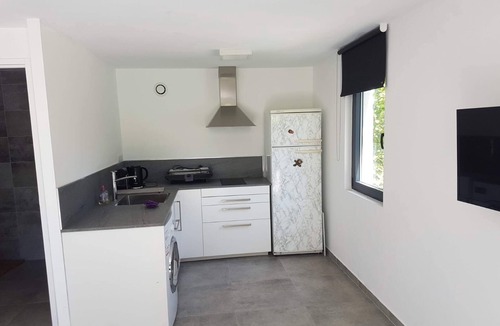 Sanary-sur-Mer Apartment | Cozy studio for 2 people in the garden