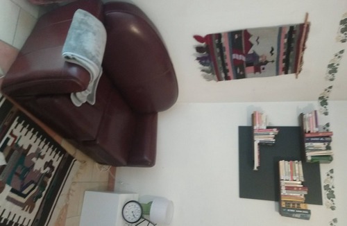 Camaret-sur-Aigues Apartment | Cozy studio in Provence.