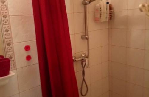 Camaret-sur-Aigues Apartment | Cozy studio in Provence.