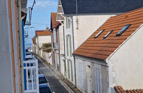 Quartier du Casino Apartment | Cozy Studio for 4 in Central Châtelaillon-Plage, Steps from Beach