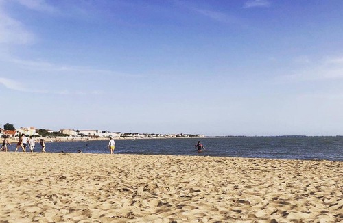 Quartier du Casino Apartment | Cozy Studio for 4 in Central Châtelaillon-Plage, Steps from Beach