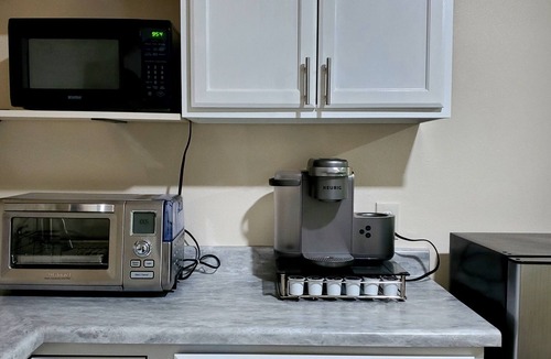 Sudden Valley Apartment | Cozy Studio Getaway in the Woods!