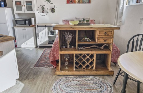 Grand Junction Apartment | Cozy Studio | Hiking & Biking Access | Pets Welcome