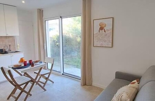 Villenave-d'Ornon House | Cozy studio in a peaceful garden