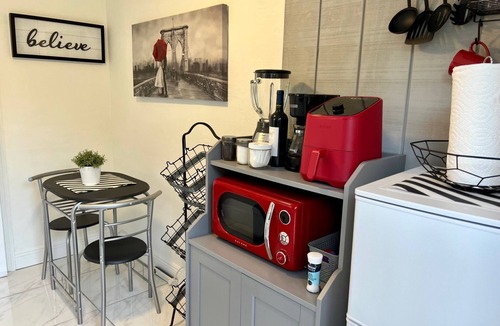 North Miami Beach Apartment | Cozy Studio in North Miami Beach
