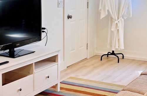 Nevada City Apartment | Cozy studio in adorable Nevada City with AC, WiFi