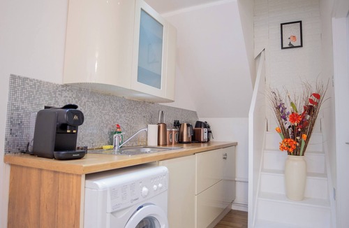 Cathedrals Apartment | Cozy Studio in Central London