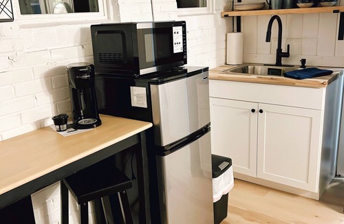 Hogansville Apartment | Cozy studio in charming downtown Hogansville