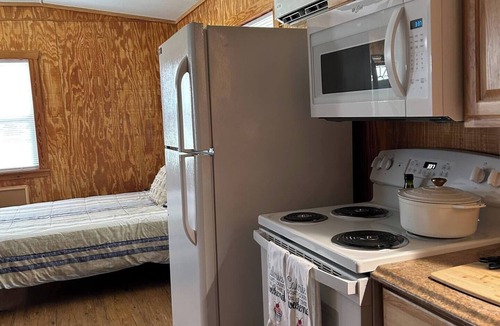 Strawn Apartment | Cozy studio in charming Strawn with AC Country suite #2