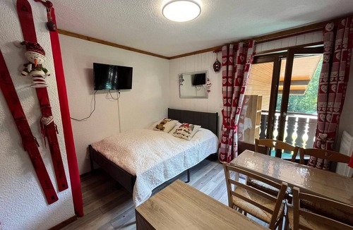 Chatel Apartment | Cozy studio in Châtel for 4 people, south-west facing balcony