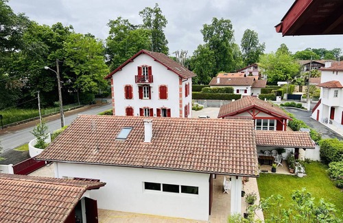 Cambo-les-Bains Apartment | Cozy studio in Cambo-les-Bains with parking