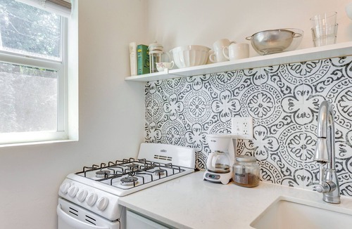 Central Oklahoma City Apartment | Cozy Studio in Heart of OKC Plaza District!