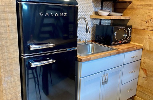 Girard Apartment | Cozy Studio in Historic Building on Girard Square Open Loft with King Size Bed