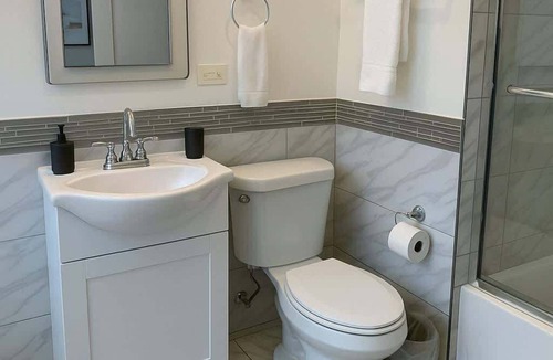 Chicago Apartment | Cozy Studio in Jefferson Park