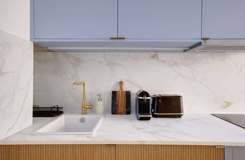 Marais Apartment | Cozy Studio in Le Marais by Place des Vosges