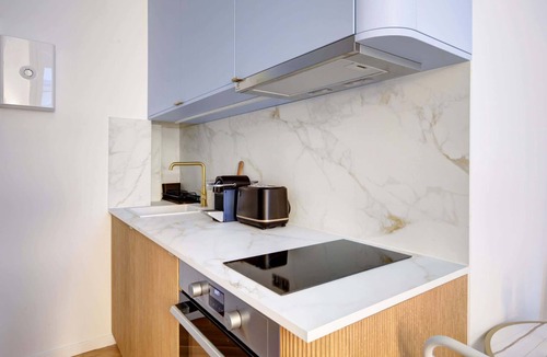 Marais Apartment | Cozy Studio in Le Marais by Place des Vosges