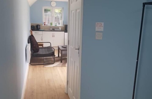 Luton Apartment | Cozy Studio in Luton